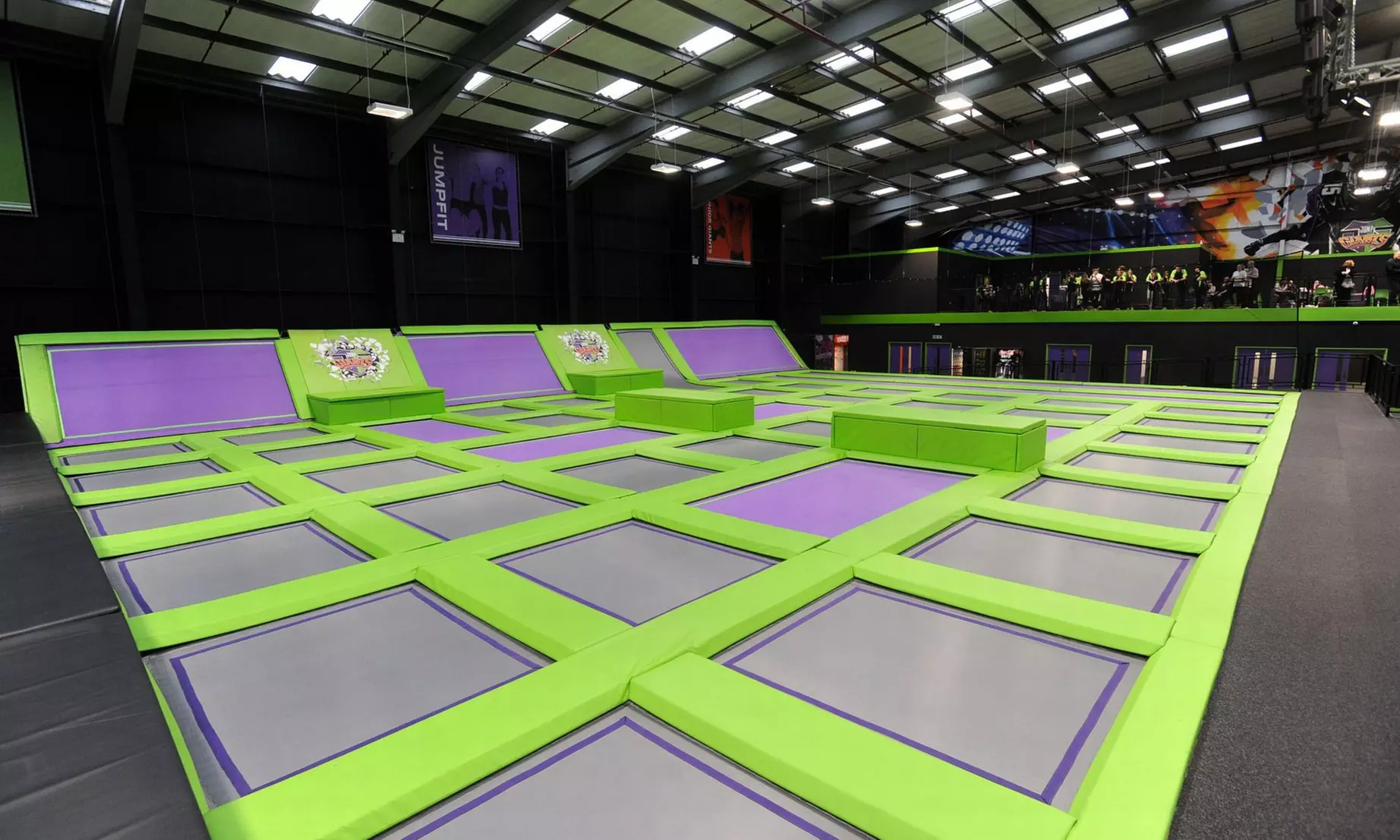1 or 2 hour jump sessions for 1 or 2 people at Jump Giants Heathrow