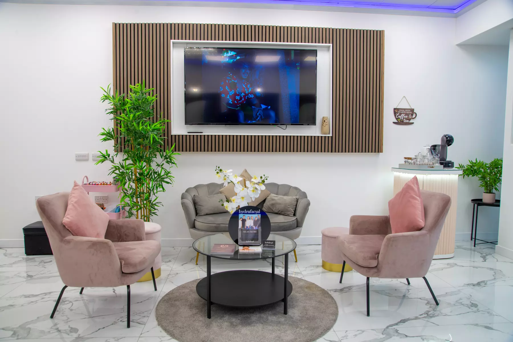 Luxurious Facial With Choice of Mani Or Pedicure Or Both