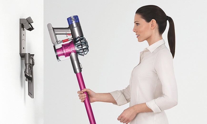 Image 7: Dyson V6 Absolute Cordless Vacuum