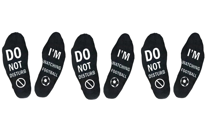 Image 4: Men's Do Not Disturb Football Novelty Socks