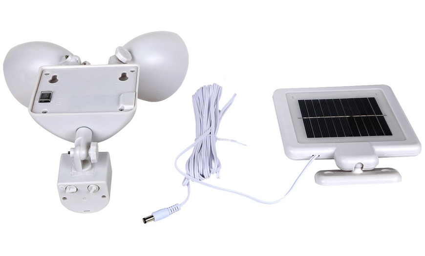 Image 11: Solar-Powered Twin Head LED Light