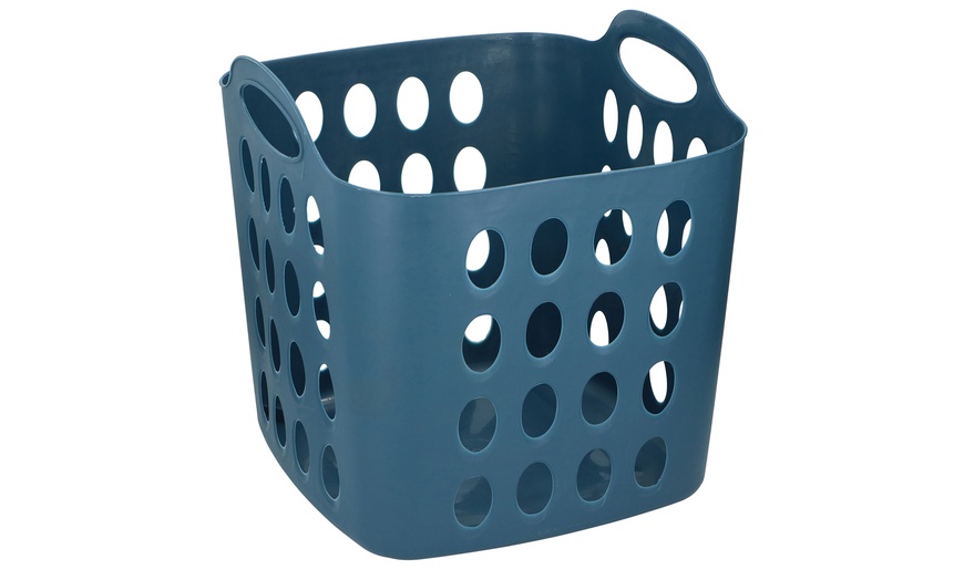 Image 4: 35-Litre Flexible Plastic Laundry Basket