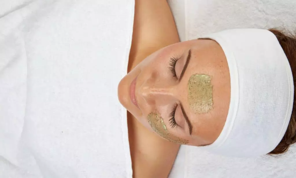 Ca. 60 Min. Kräuterschälkur Fresh, Energy oder Classic-Peeling