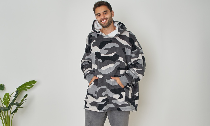 Image 4: Printed Camo Oversized Sherpa Hoodie Blanket