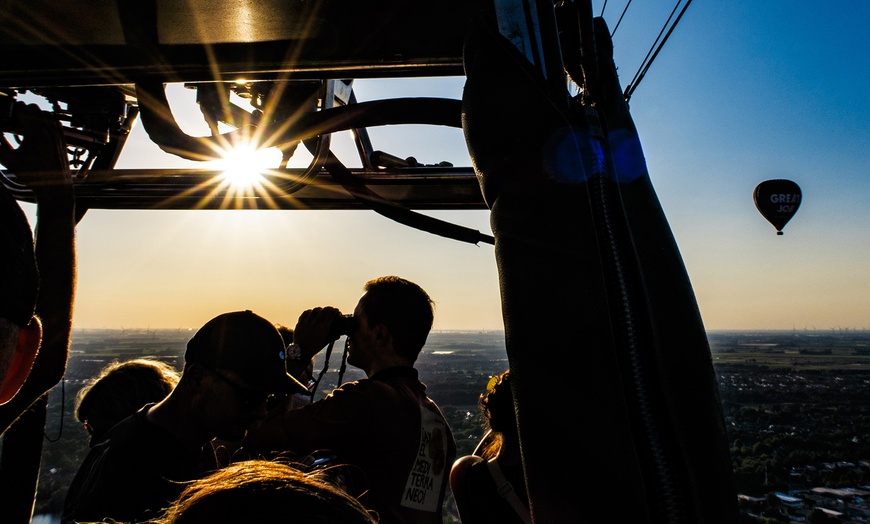 Image 21: Grote hoogte: ballonvaart vanaf Breda, Den Bosch, Eindhoven of Tilburg