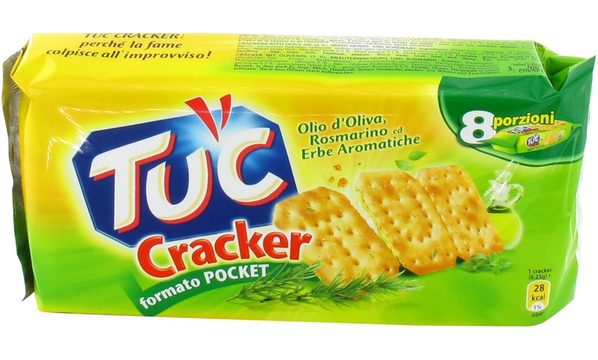 Image 7: Crackers Tuc