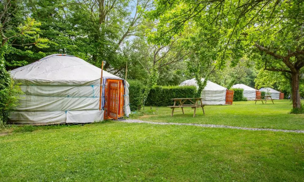 Proche Saint-Malo : yourte ou roulotte avec petit-déjeuner