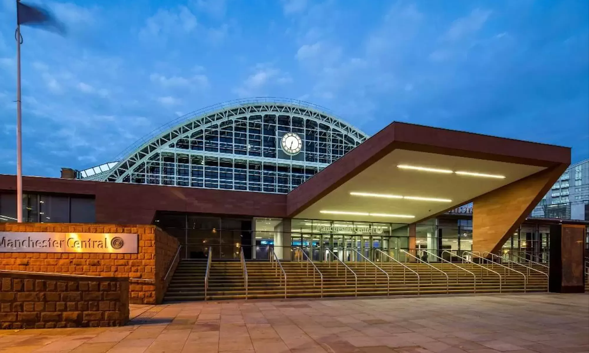 Manchester: 4* Superior Double Stay with Breakfast