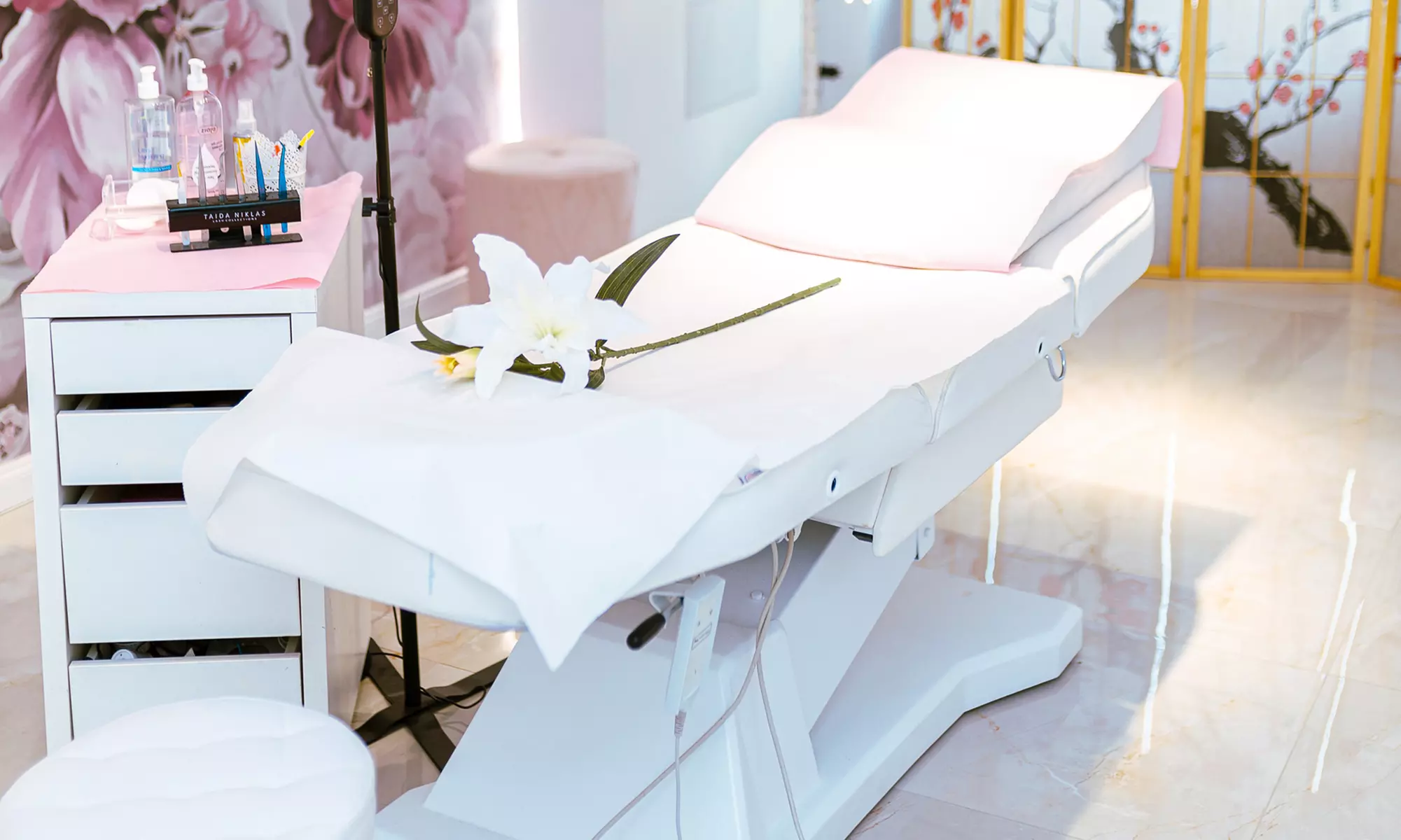 Masaż Kobido z kremową maską lub Pakiet Spa z Zoga Face Integration w OH!LOOK beauty studio (do -34%) - Primary Image