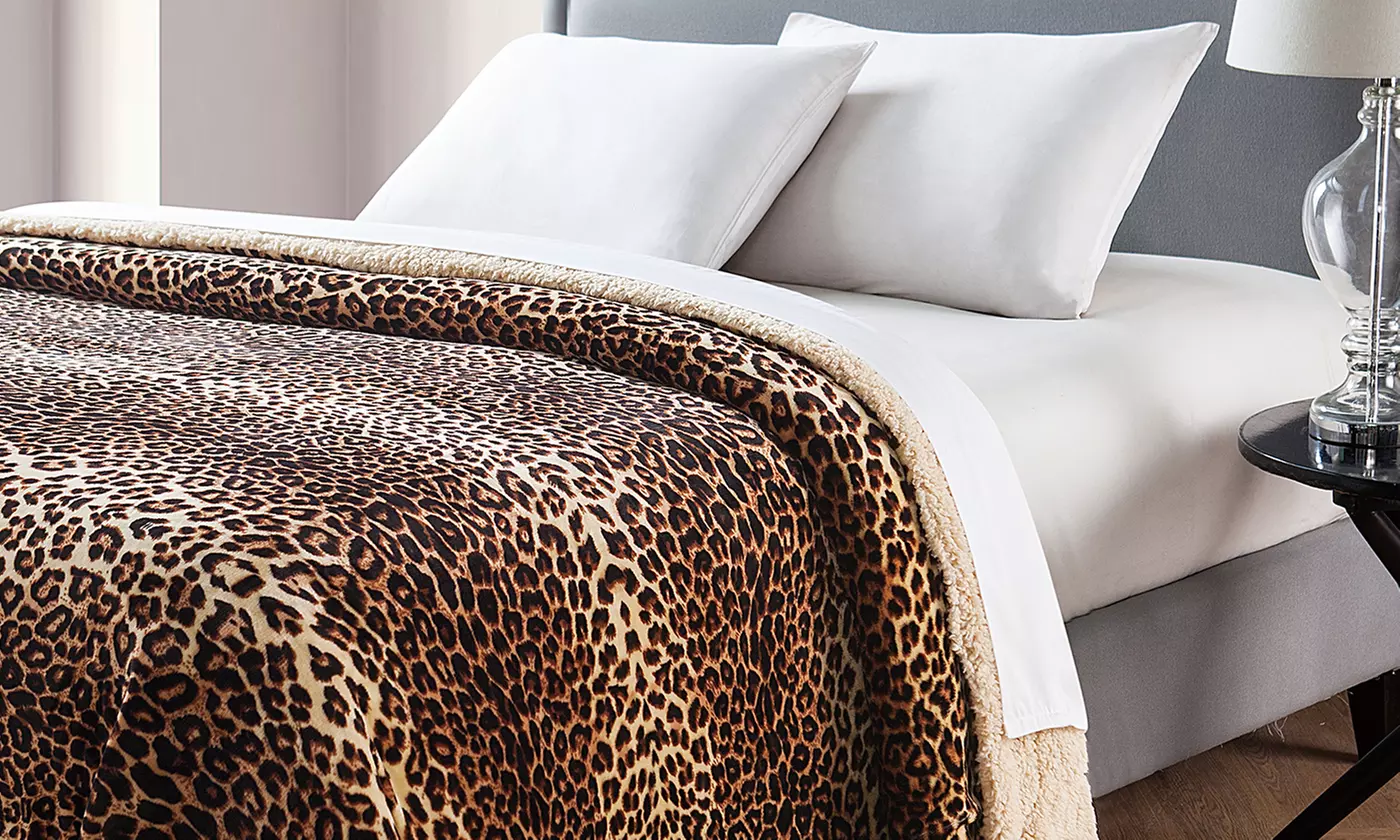 Fleece to Sherpa Reversible Blankets - Second Medium