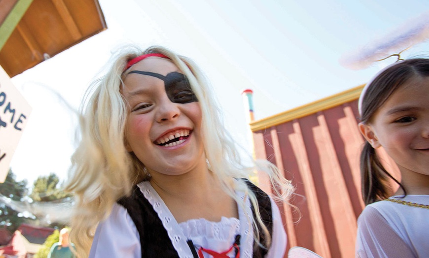 Image 3: EXCLUSIVE: Six Flags Magic Mountain - Up to 45% Off