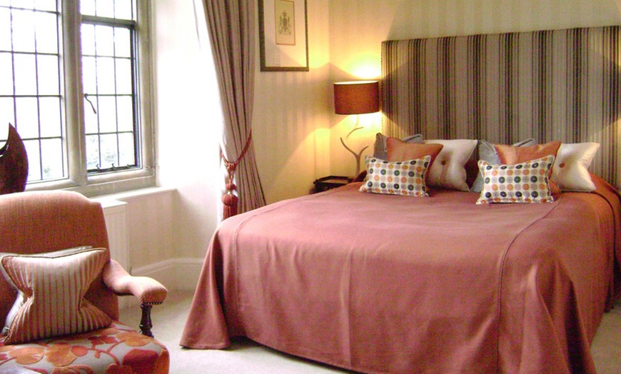 Image 3: 4* Cotswolds Stay