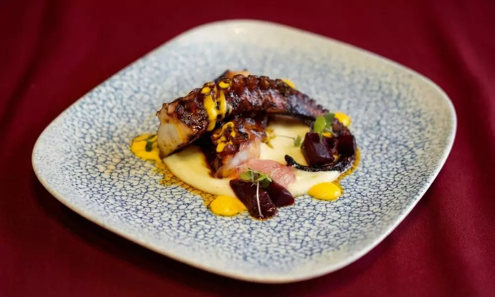 Menú para dos o cuatro personas en Artemisa Moulin Lounge