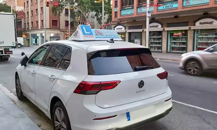 Curso teórico intensivo de conducir con 2 o 4 clases prácticas