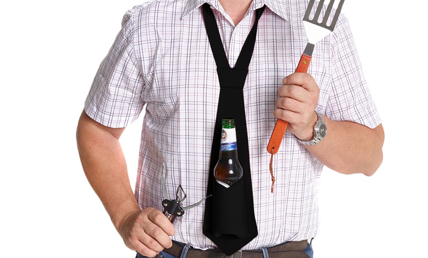 Image 3: Bottle-Holding Tie