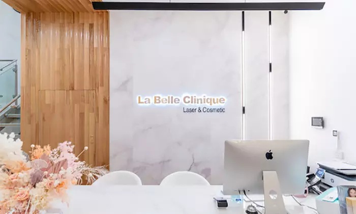 Cryolipolysis Fat Freezing or 4D Cryolipolysis