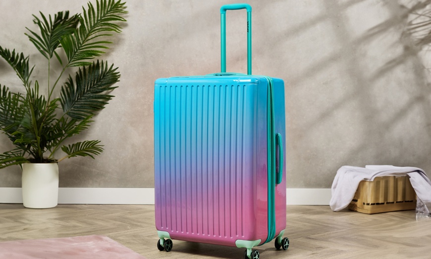 Image 9: iFLY and Vacay Three Piece Luggage sets