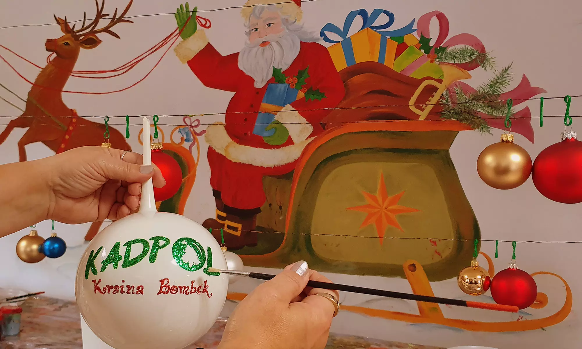 Zwiedzanie fabryki bombek i warsztaty plastyczne dla nawet 4 osób