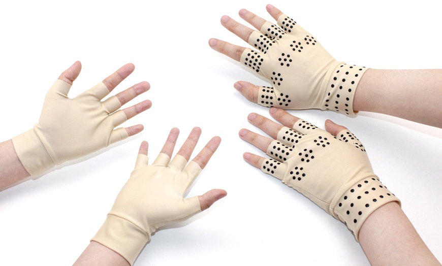 Image 1: Magnetic Gloves