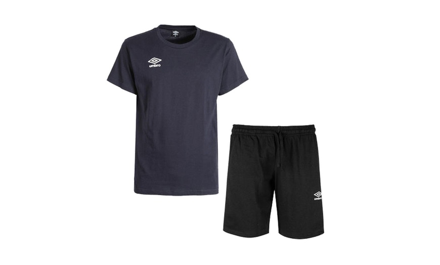 Image 6: Completo da uomo con maglietta e pantaloncini Umbro