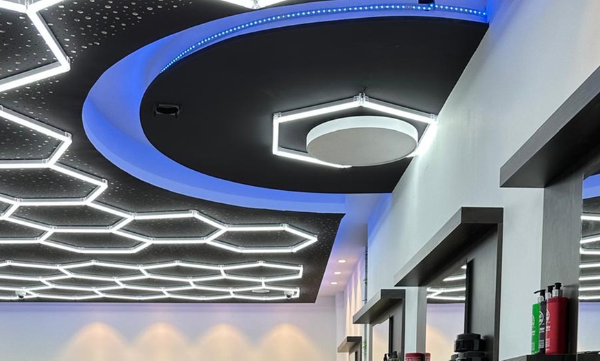 Image 5: Damenhaarschnitt inkl. Waschen, opt. mit Ansatzfarbe für 1 Person