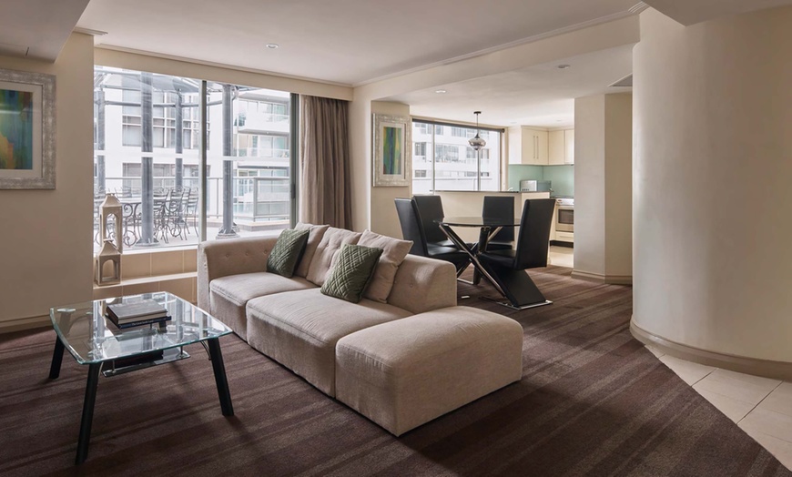 Image 8: Stylish Sydney CBD: 4* Executive King Room