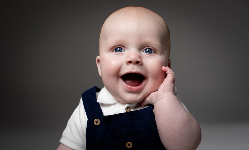 Image 6: Baby Photoshoot With 8'' x 6'' Print at Barrett & Coe studios 