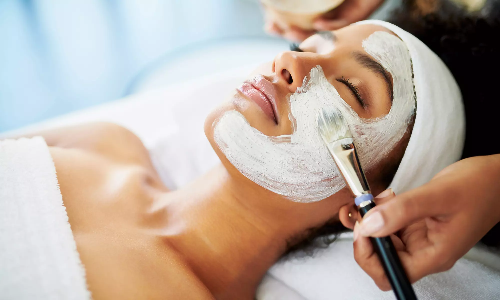 Soin du visage détoxifiant d'1h avec modelage relaxant du corps d'1h en option (jusqu'à 49% de remise) - Primary Image