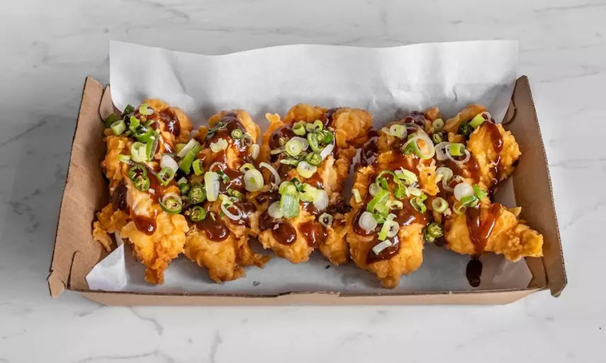 Savor Pizza or Deluxe Meal for 4: Includes Pizza, Sides & Drinks