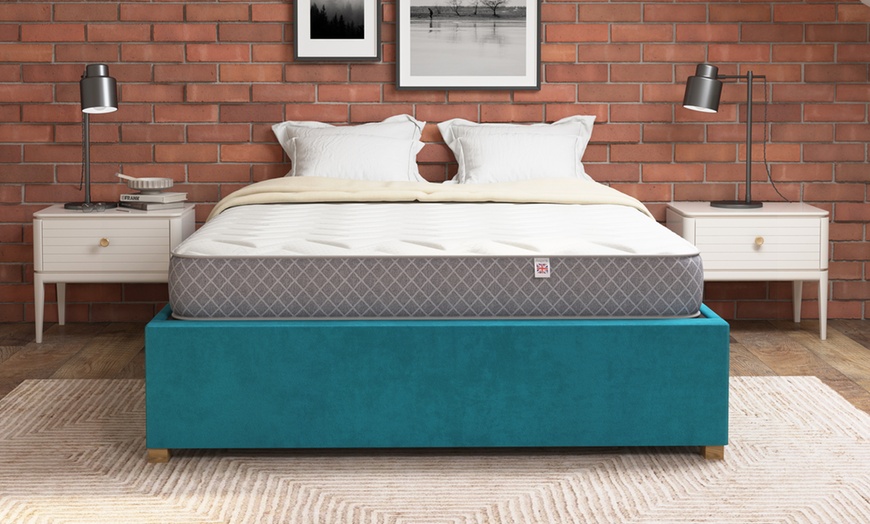 Image 2: Aspire UK Made 700 Eco Foam Hybrid Sprung Value Mattress