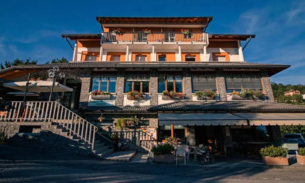 Bergamo: camera matrimoniale con colazione, cena e Spa privata