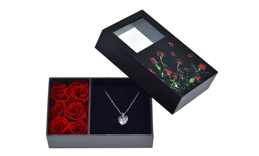 Image 2: Pendentif cœur avec roses éternelles de SC Crystal