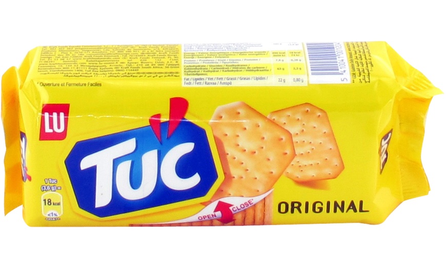 Image 2: Crackers Tuc