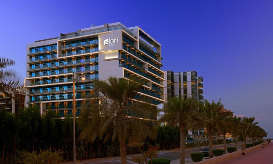 Image 2: 4* Pool and Beach Access with Credits: Child (AED 39), Adult (AED 79)