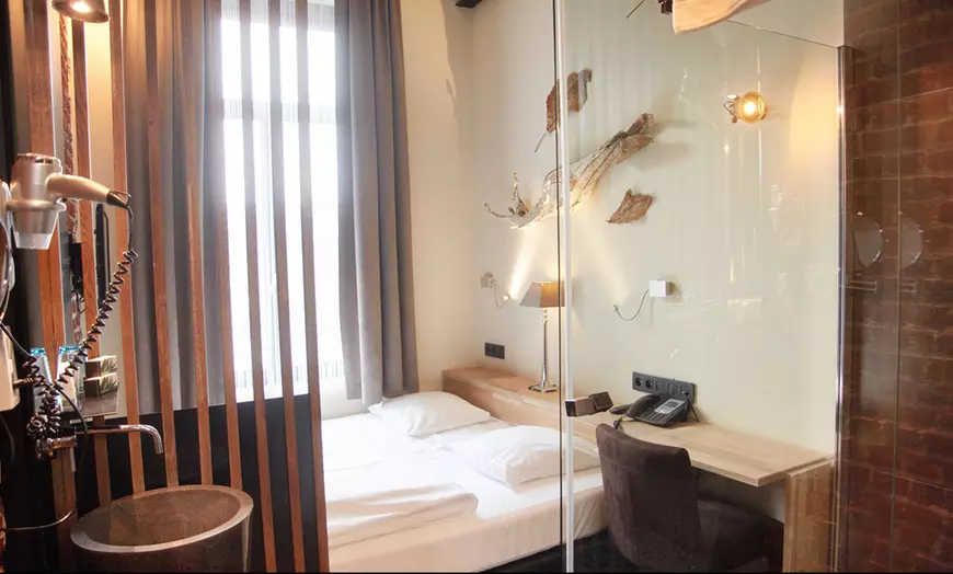 Image 10: Cœur de Bruxelles : chambre double Budget ou confort  avec pdj