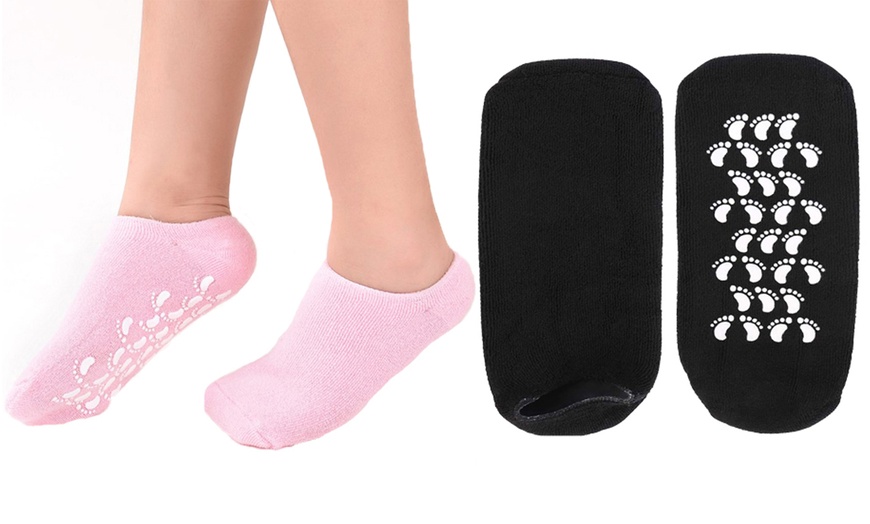 Image 5: Moisturising Gel Socks