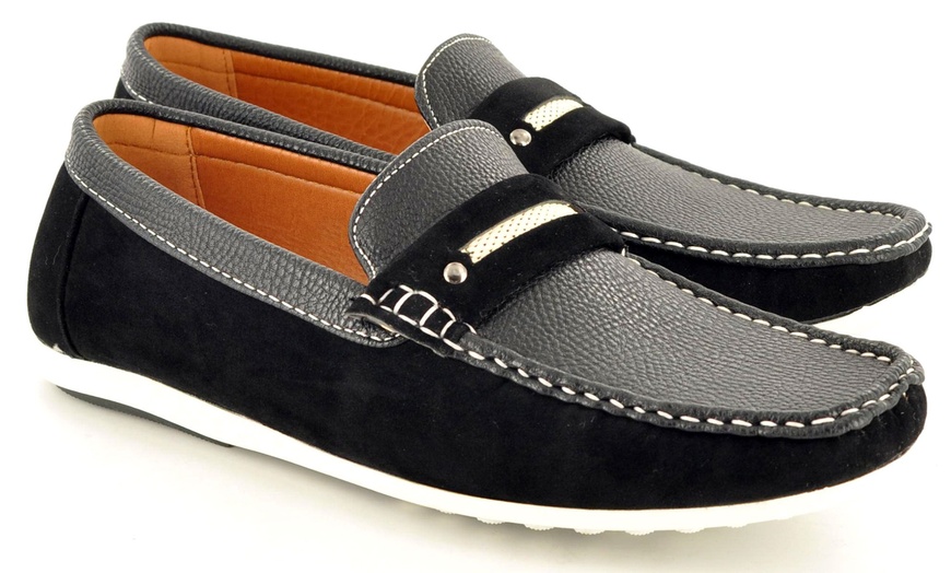 Image 3: Two-Tone Men's Loafers 