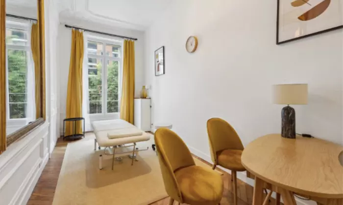 Modelage élimination Renata França : visage tonique et corps sculpté