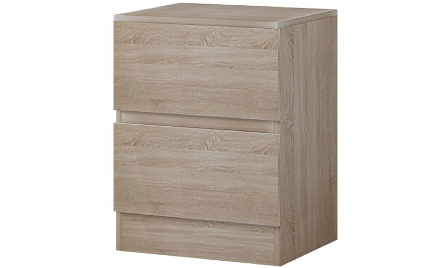 Image 32: Carlton Bedroom Furniture Collection