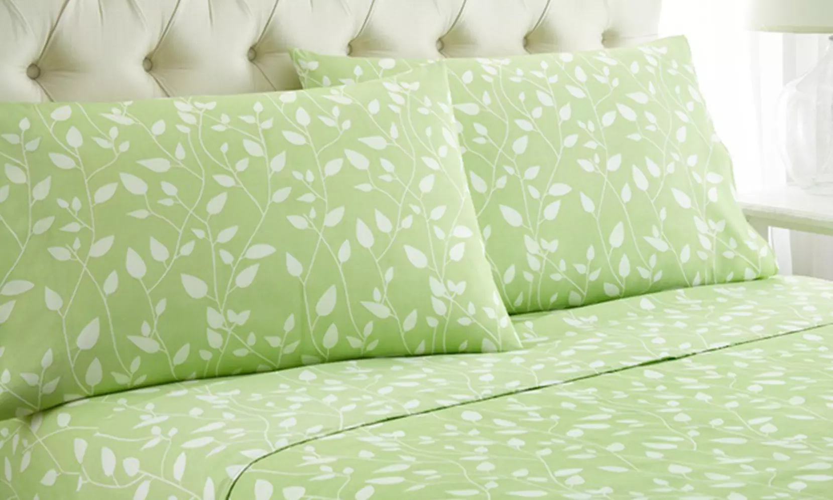 Luxury Home Printed Leaves Bed Sheet Set (4-Piece) - Primary Image