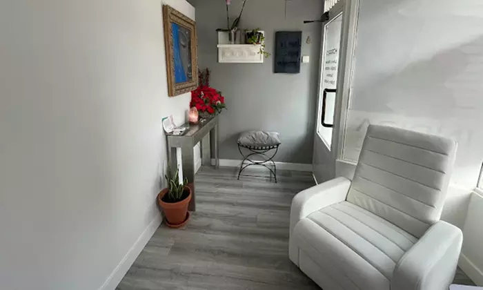 Limpieza facial con microdermoabrasión con punta de diamante e Indiba