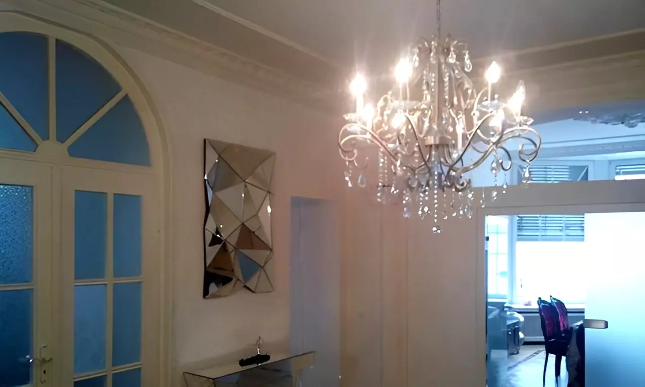 Verjünge deine Haut mit einer hochwertigen Hyaluronsäure-Behandlung