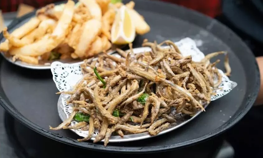 Menú mediterráneo junto al mar para 2 o 4 con postres y bebidas