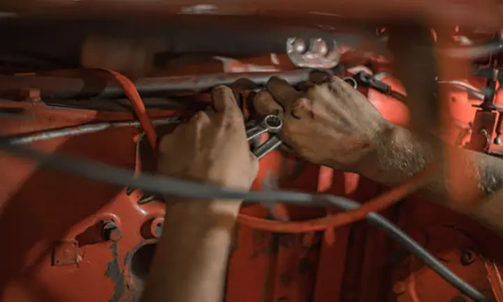 Diagnóstico de vehículo y recarga de aire acondicionado