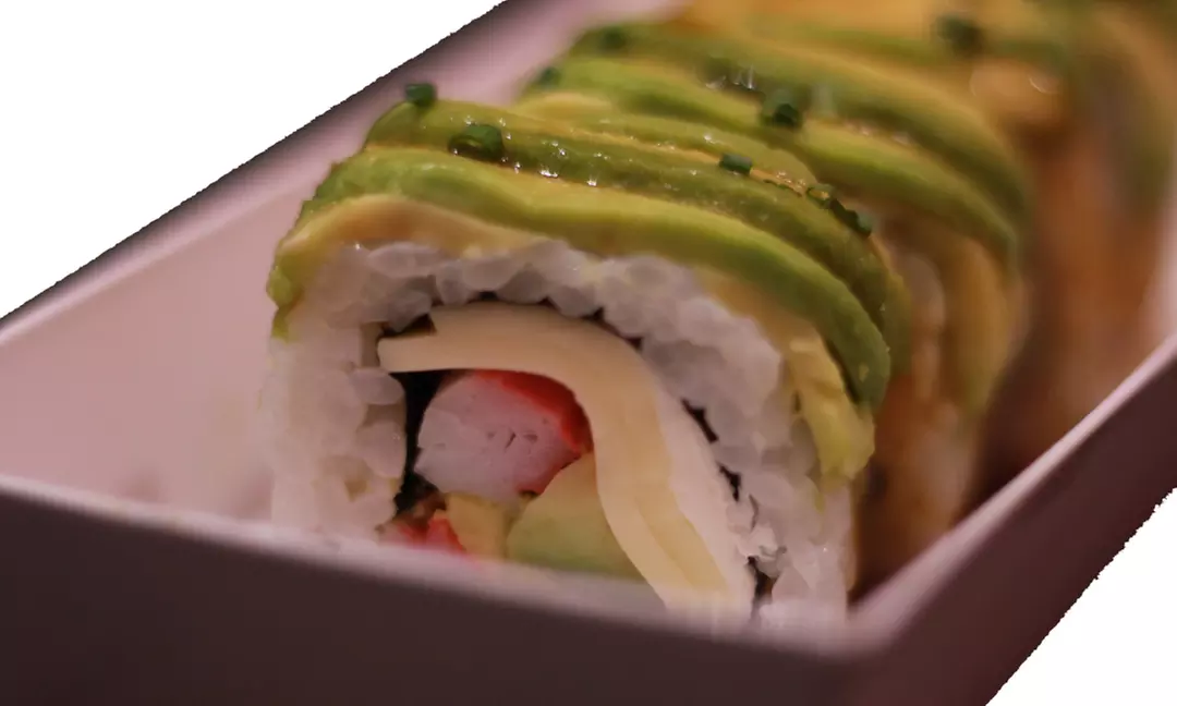 Saborea la gastronomía japonesa con un menú de sushi para 2 o 4