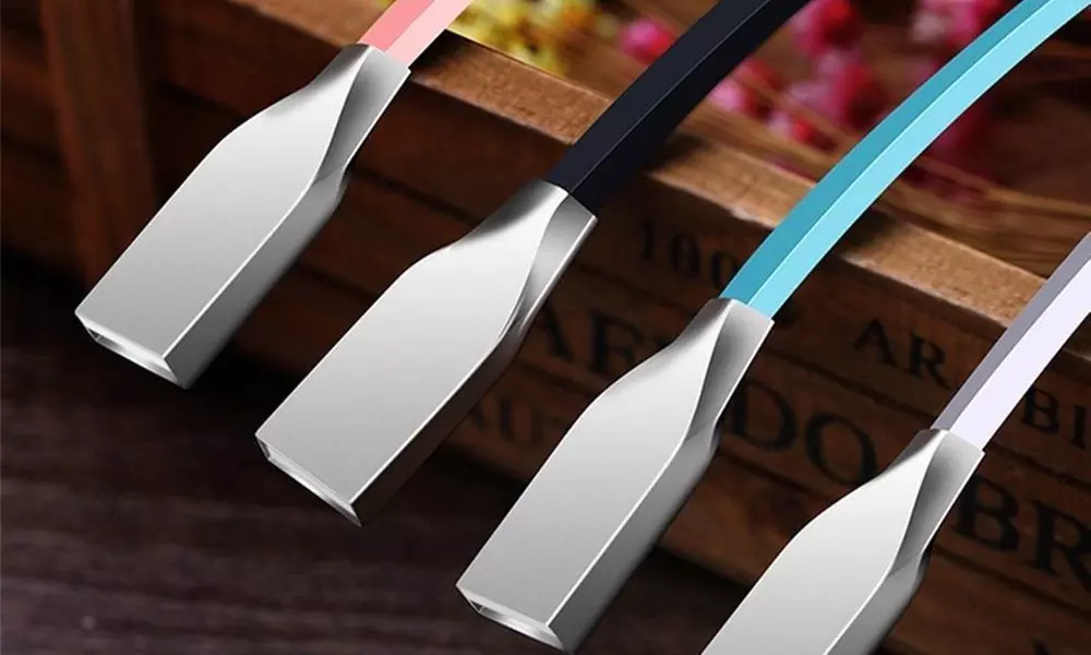 1 ou 2 câbles de chargement résistant, compatible Apple , Micro-USB ou USB-C - Primary Image