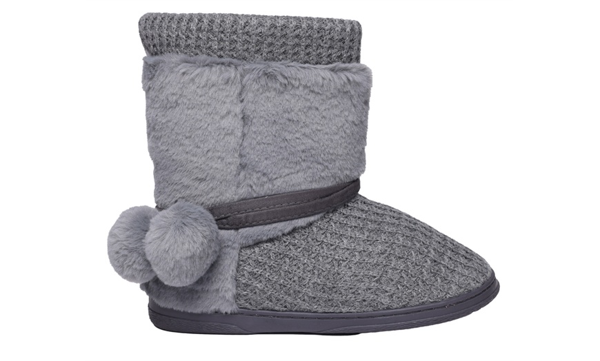 Image 6: Knitted Bootie Slippers