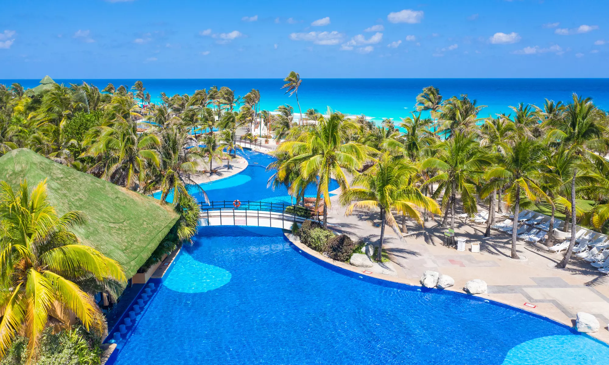 ✈ 3-Night All-Inclusive Grand Oasis Cancun with Air from Travel by Jen