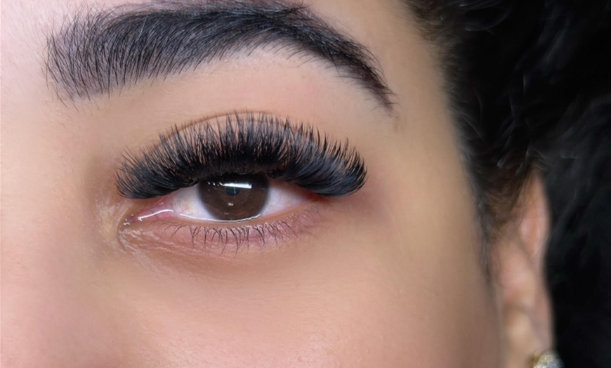 Image 1: Classic, Light Volume or Volume Eyelash Extensions for a Natural Look