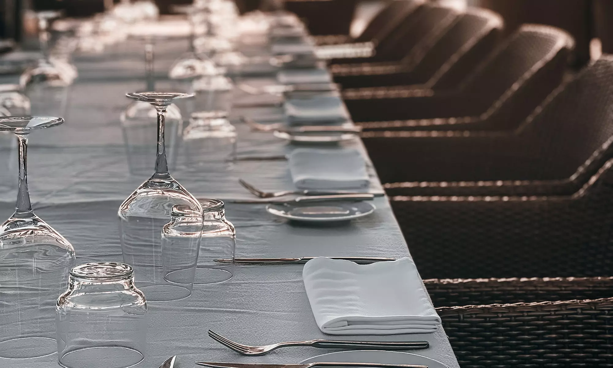 La isla bonita: day pass para 2 personas con cóctel y comida en Maroa